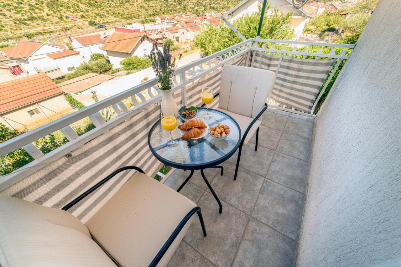 Apartments Kardum Шибеник Экстерьер фото