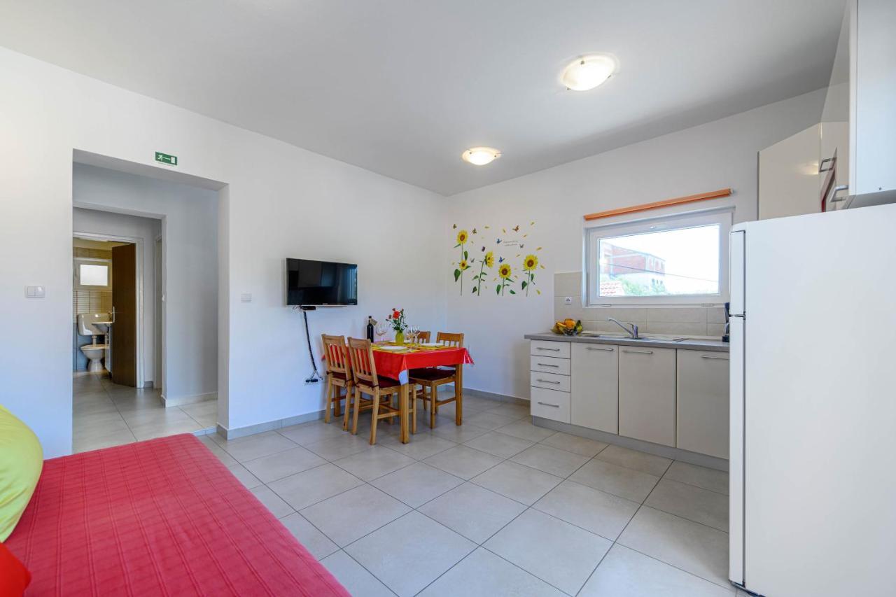 Apartments Kardum Шибеник Экстерьер фото